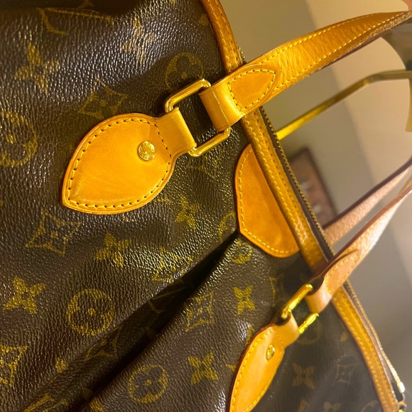Louis Vuitton Shoulder/Crossbody Bag - Picture 4 of 5